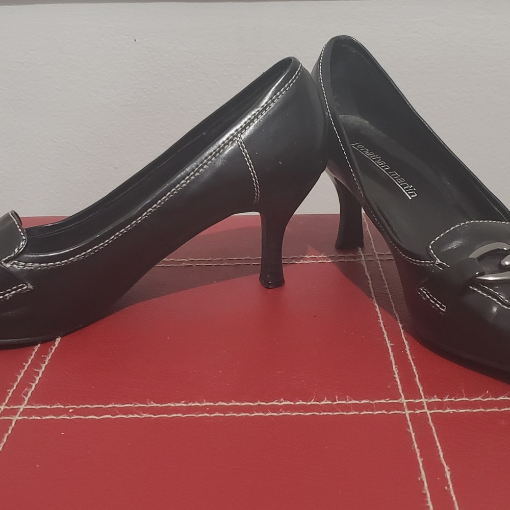 Shoes - Picture 8 of 9